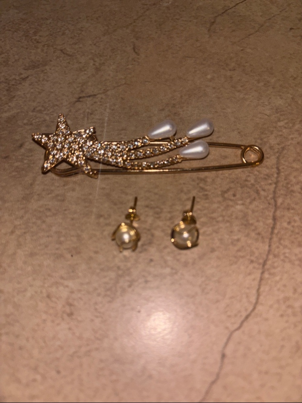 Gold Star & Pearl Safety Pin Brooch with Matching Pearl Stud Earrings